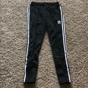 Adidas three stripe jogger
